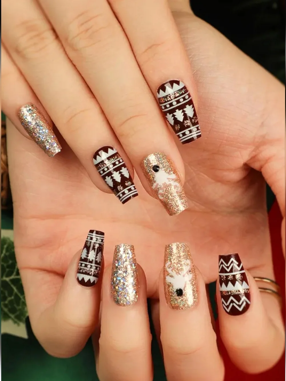 NWT Kiss Ready To Wear Gel Limited Edition Nails Medium Reindeer